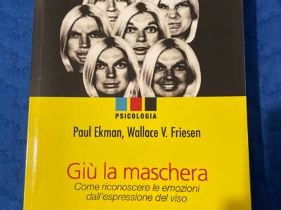 Giù la maschera