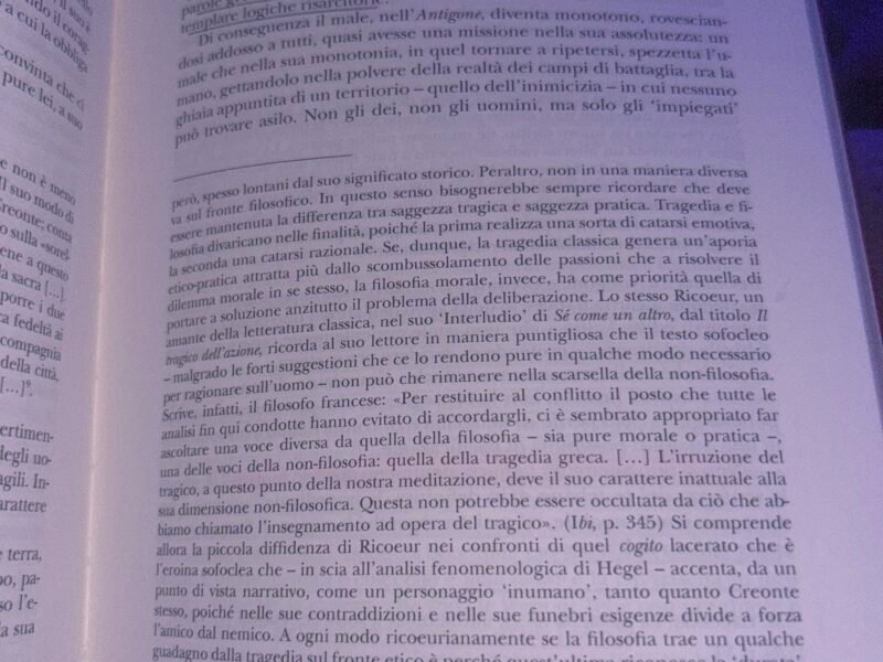 Antigone. Il diritto di piangere. Fenomenologia del lutto femminile.